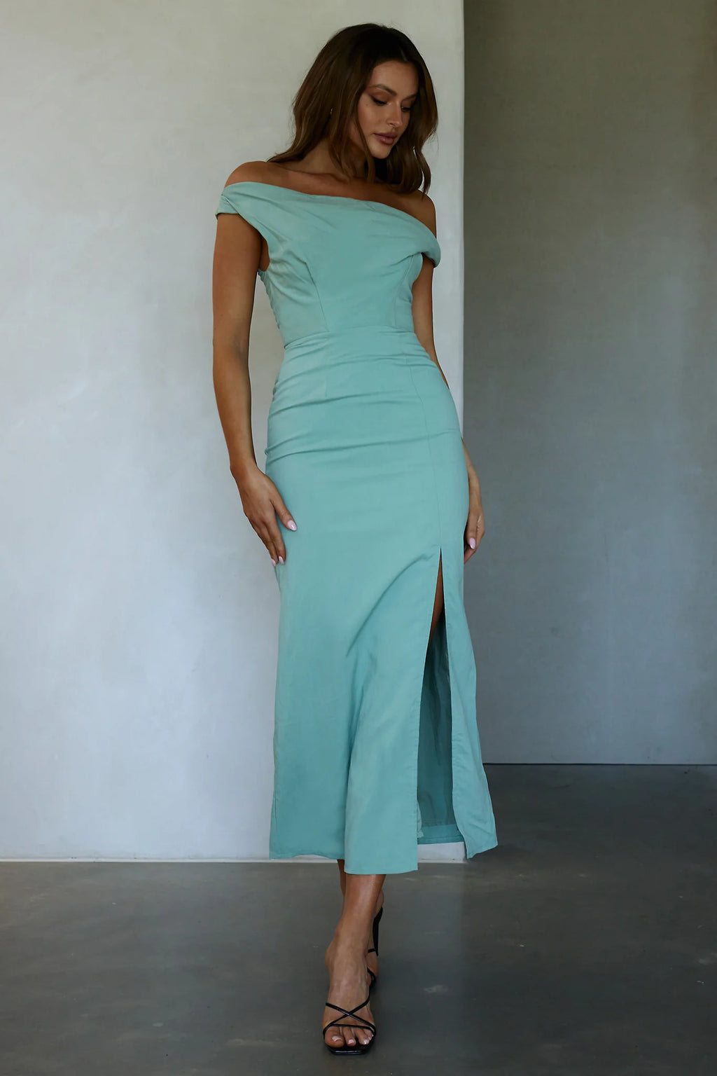 Miriam On-Off Shoulder Midi Dress Pistachio