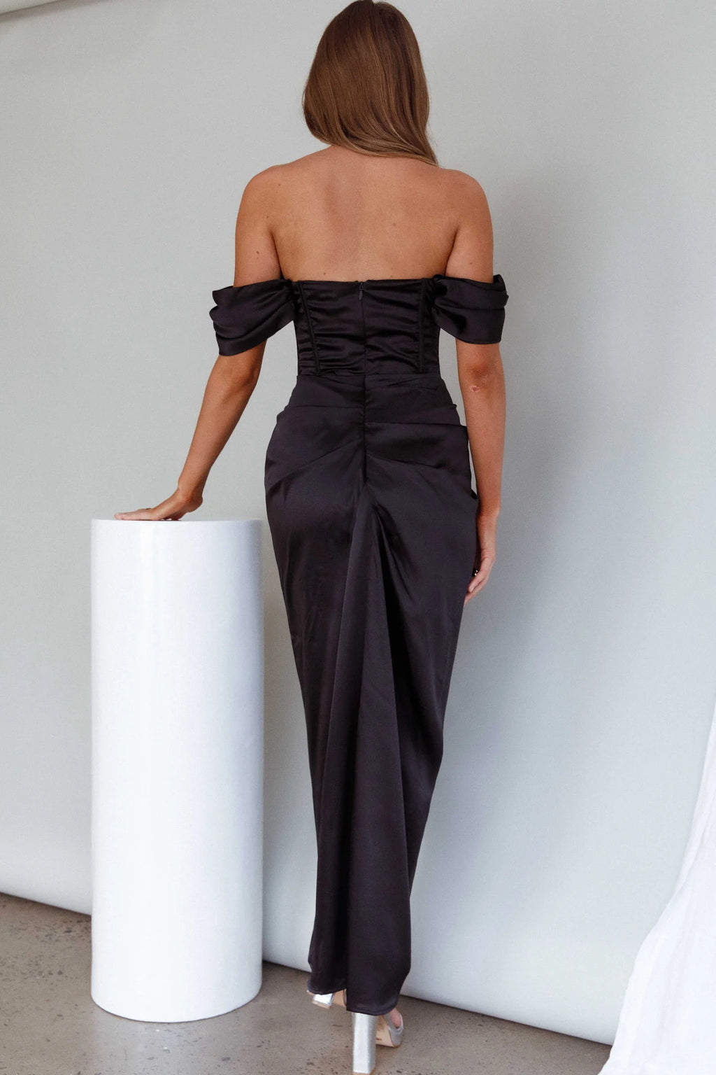 Mariesa Plunging Neckline Dress Black