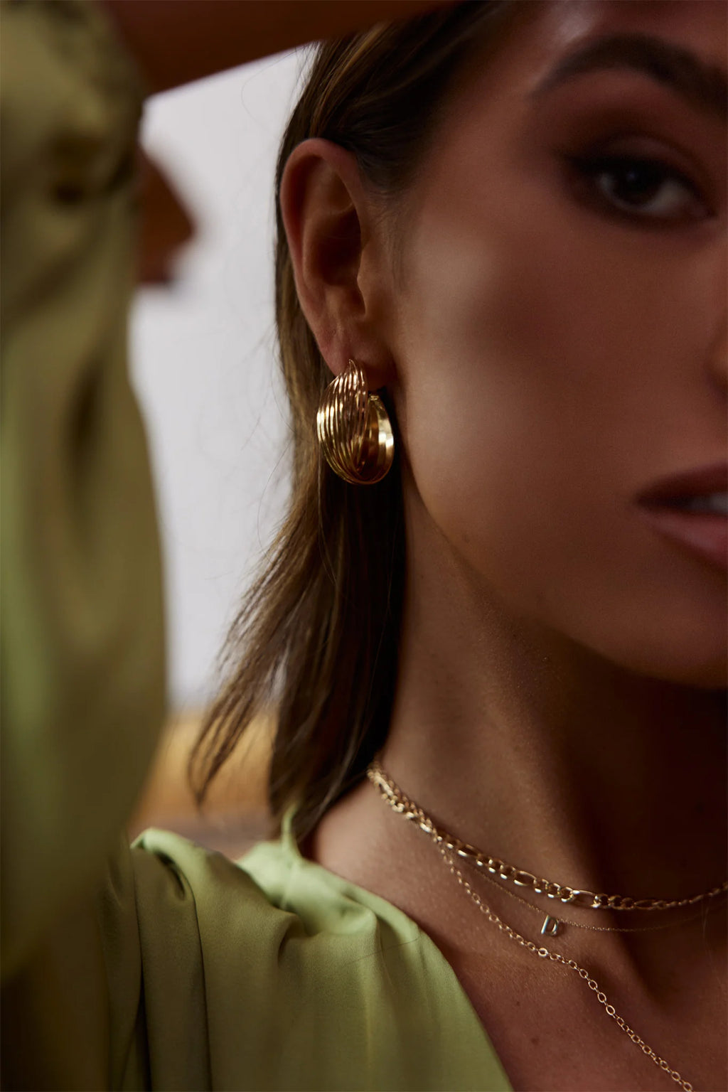 Celia Twist Hoop Earrings Gold