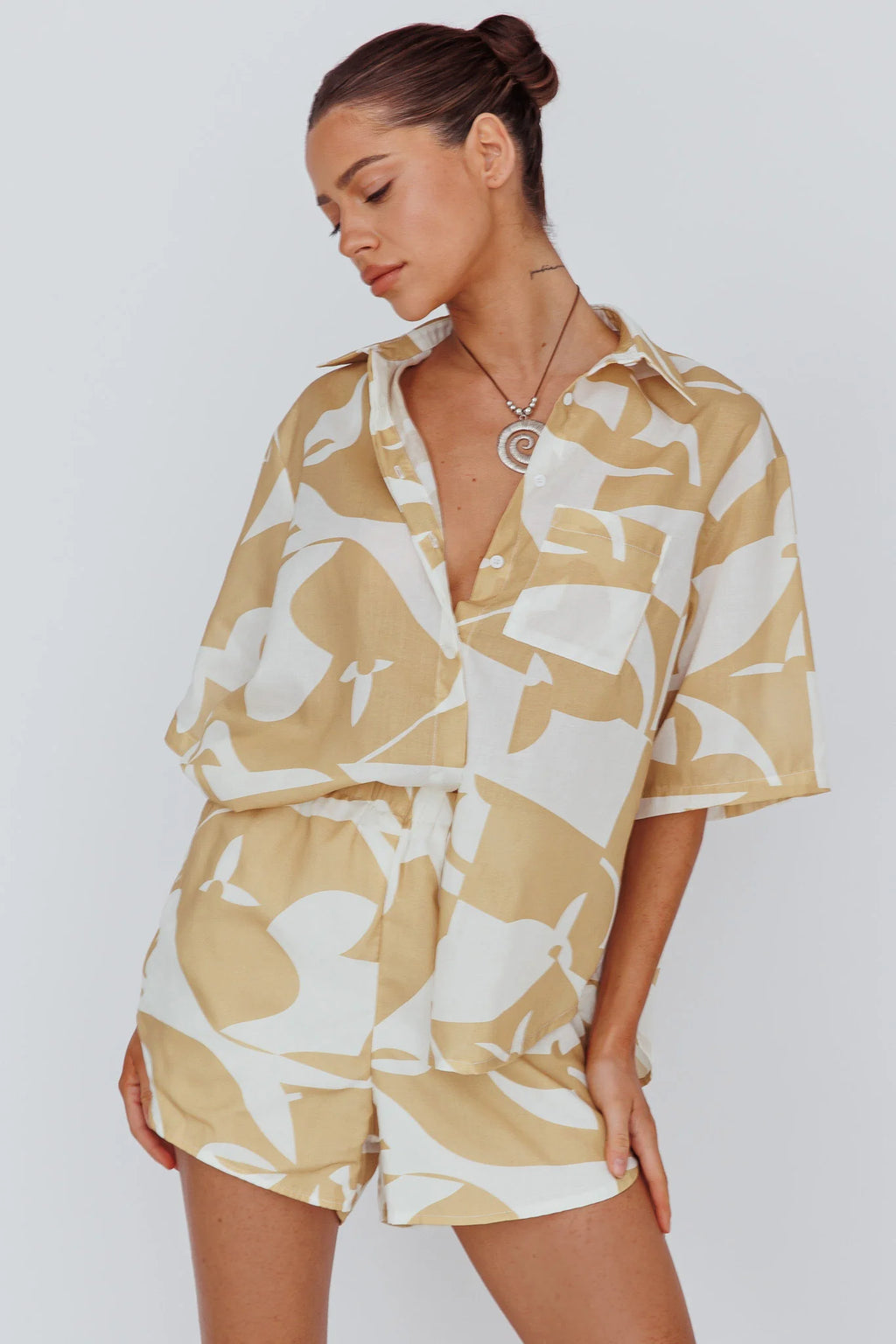 On Vacay Elastic Waist Shorts Print Yellow